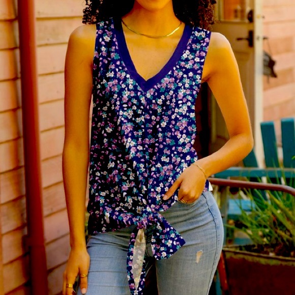Aimee Tops - NWOT Aimee - Navy & Lavender Floral Tie-Front V-Neck Sleeveless Top - Women